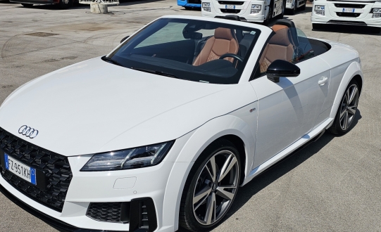 AUDI TT ROADSTER S-LINE 40TFSI S-TRONIC SOLO26MILAKM EURO6B