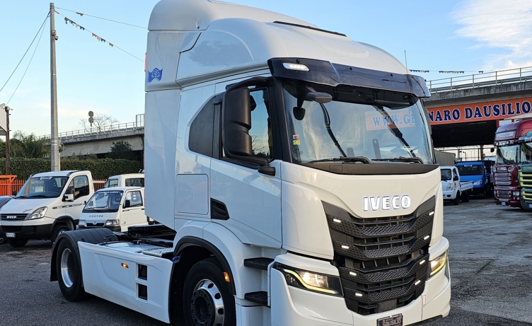 IVECO S-WAY460 TRATTORE STRADALE AUTOMATICO+RETARDER EURO6D