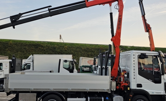 IVECO EUROCARGO 75E18 CASSONE FISSO MT3.85+GRU ING.BONFIGLIOLI P5000/3SI EURO5